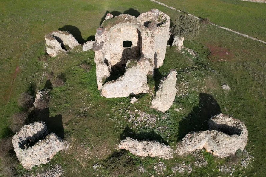 Castillo del Asmesnal (en ruinas), Spain